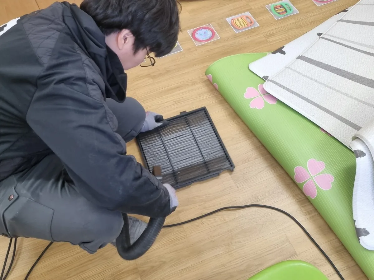 동해시 대진동 놀이방 낮잠실 장비 주변 정밀 위생청소 사례 - 행진크린