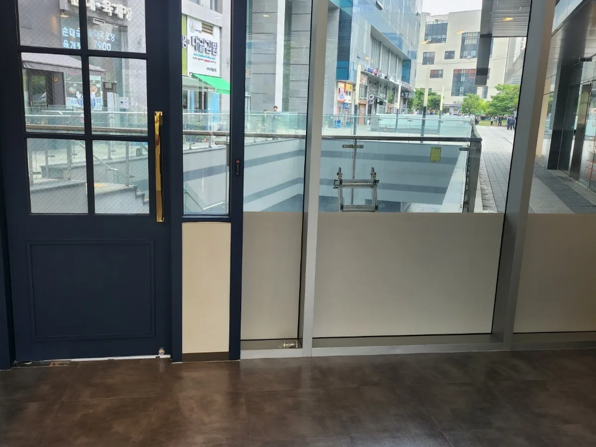 철원군 동송읍 입주 현장 현관·거실 바닥 위생청소 사례 - 행진크린